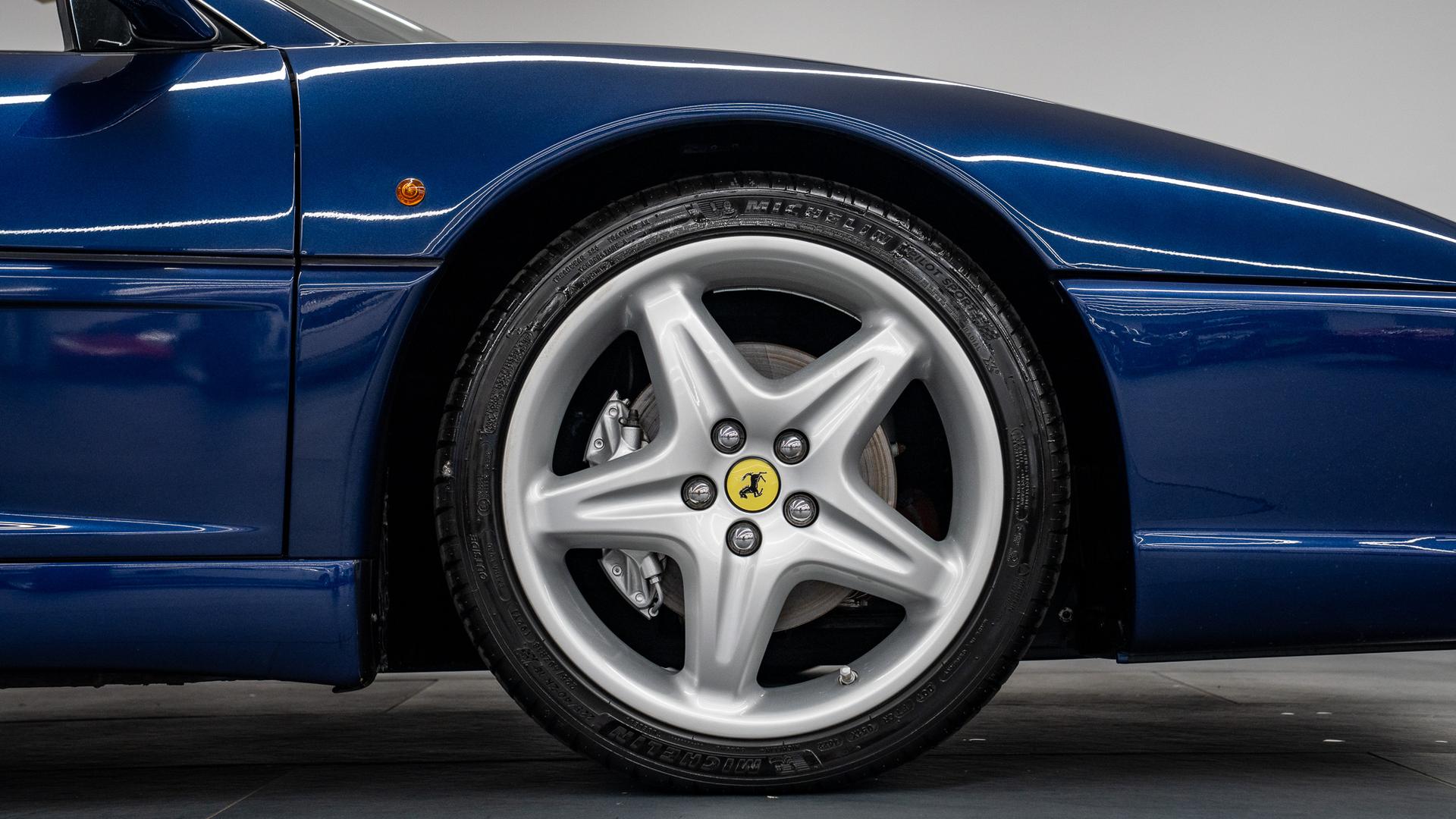 Ferrari 355 F1 Photo 0e439df1-a3a9-42ee-9bc8-72b95795c895.jpg