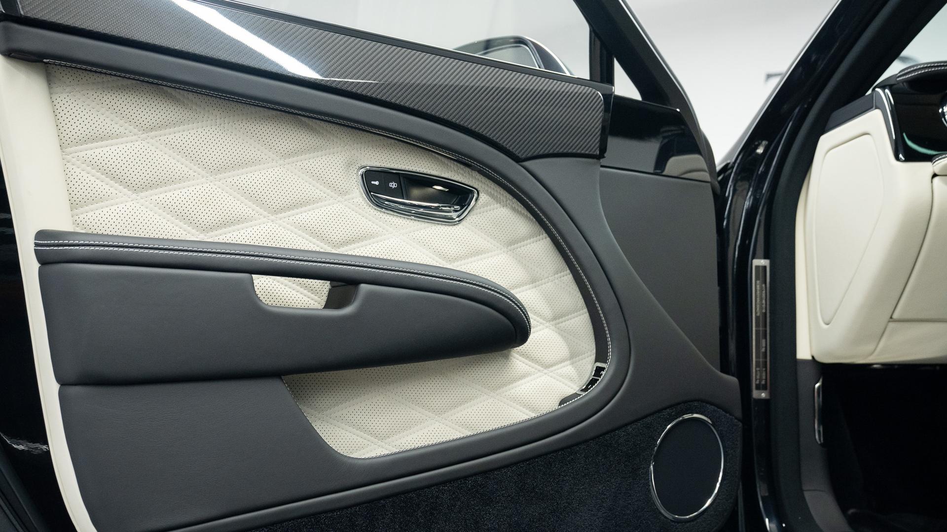 Bentley Mulsanne Photo 0e584e28-09e8-4cb0-919e-d32eda878ddf.jpg