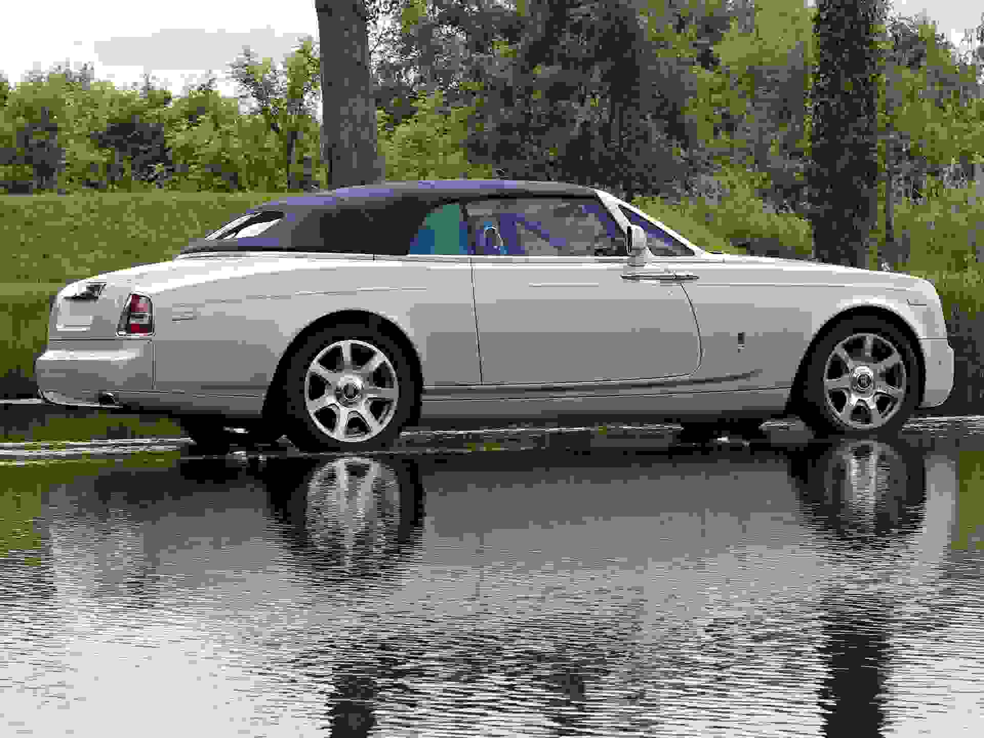 Rolls-Royce Phantom Photo 0e5ae6ea-33b0-4495-98d1-0d8088685d84.jpg