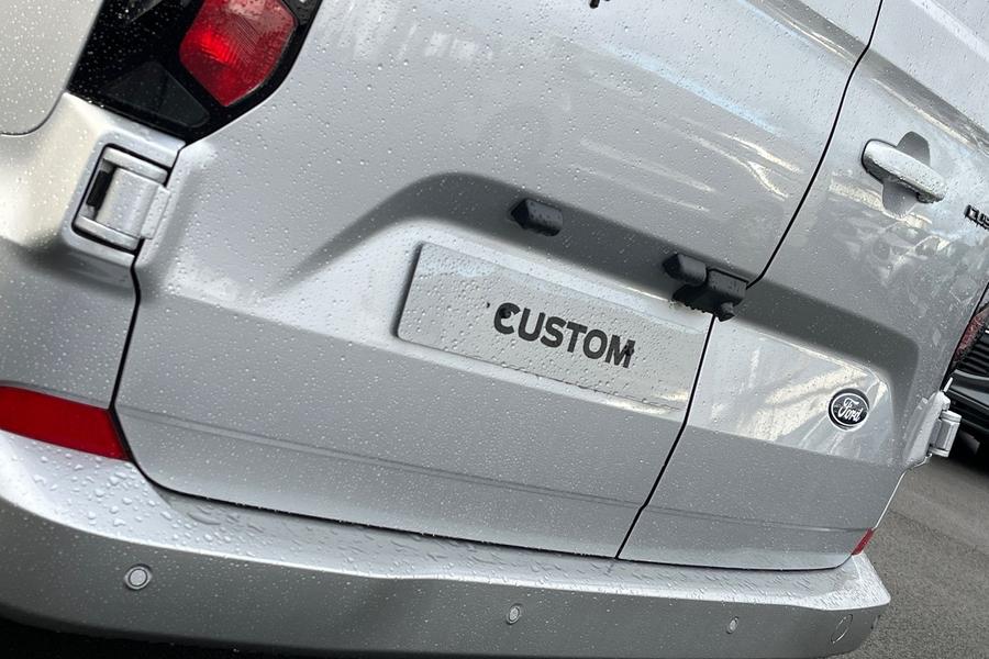 Ford TRANSIT CUSTOM Photo 0e61e2e6-b4a8-49b8-9057-cf8cdbe4c3ae.jpg