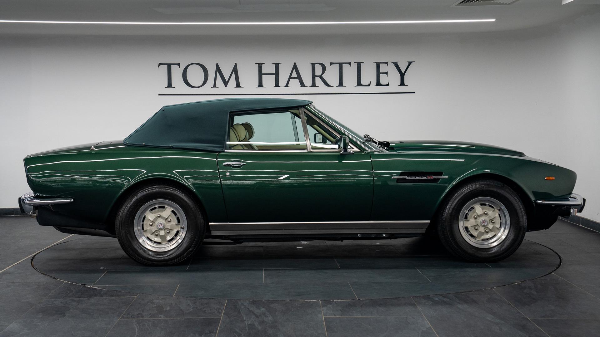 Aston Martin V8 Photo 0e651ca7-fd3c-463e-aca2-2c58b95d34dc.jpg