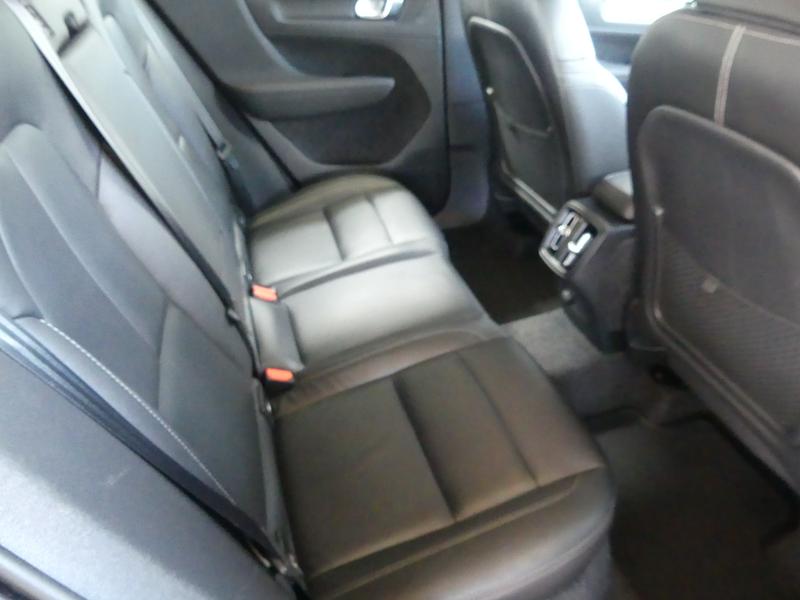 Volvo XC40 Photo 0e72fd3c-bb0a-4a82-b429-56242f6227ff.jpg
