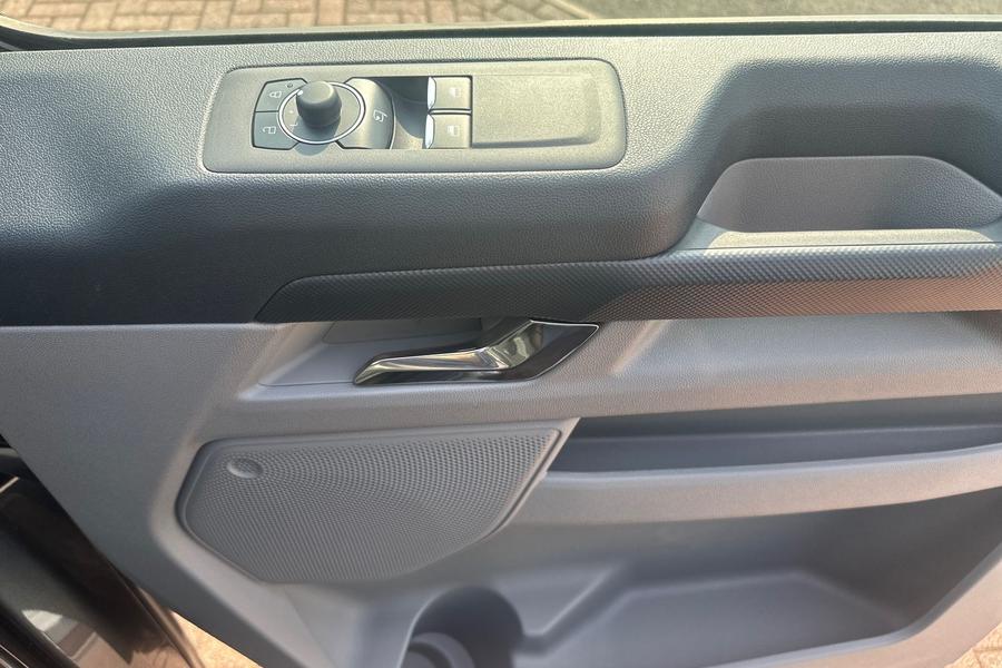Ford TRANSIT CUSTOM Photo 0ea1ce68-5442-434a-8482-7b81fe02bcb7.jpg