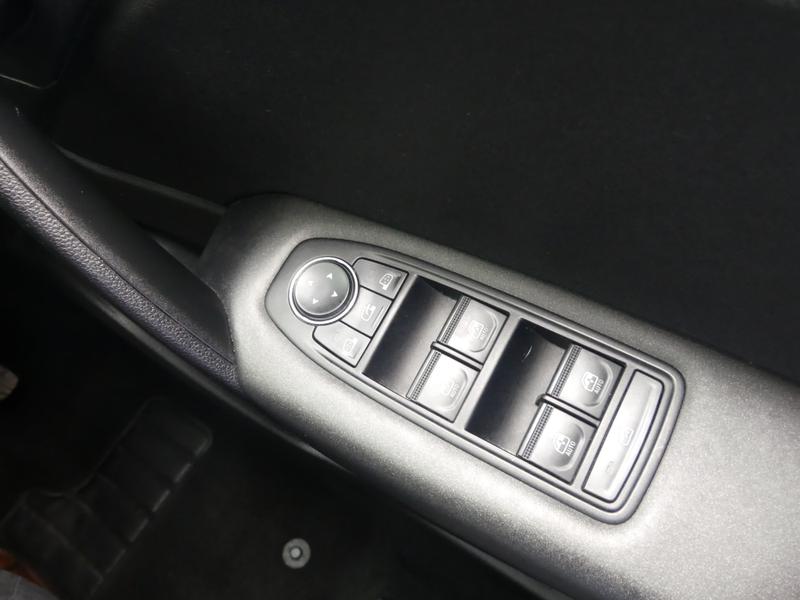 Renault Captur Photo 0ea440e8-a36e-4b36-b767-1c7ce1e2ebaf.jpg