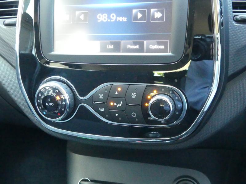 Renault Captur Photo 0eb26452-5082-40a5-aaac-313ef6b48f1f.jpg