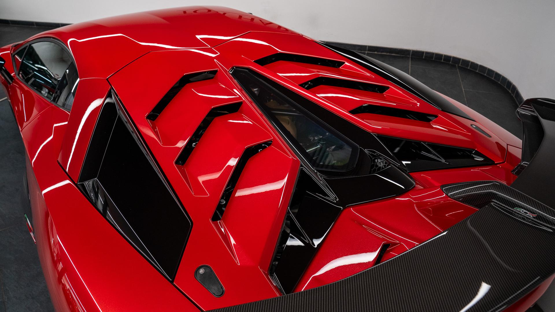 LAMBORGHINI Aventador Photo 0eb580bf-fb34-4e96-8c51-8f3f3a081979.jpg
