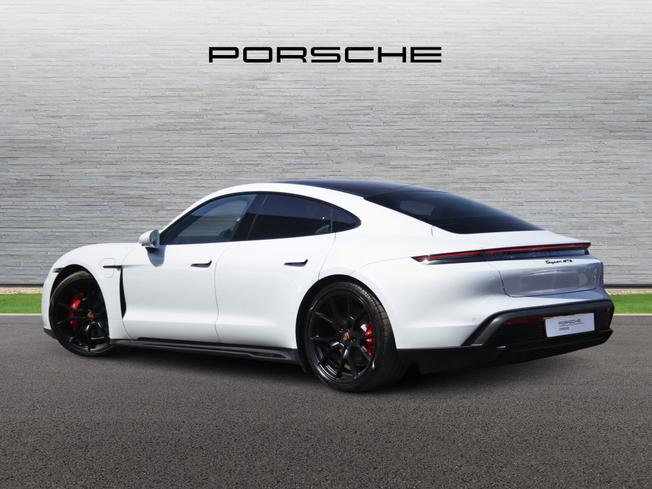 PORSCHE Taycan Photo 2