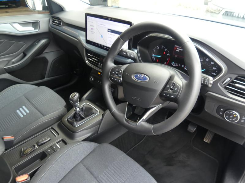 Ford Focus Photo 0efe6180-9f84-46d1-87bc-691d884c773f.jpg