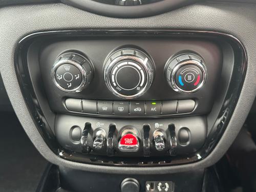MINI Clubman Photo 0f0a6c7c-b968-4497-a709-abf3f0e00cee.jpeg
