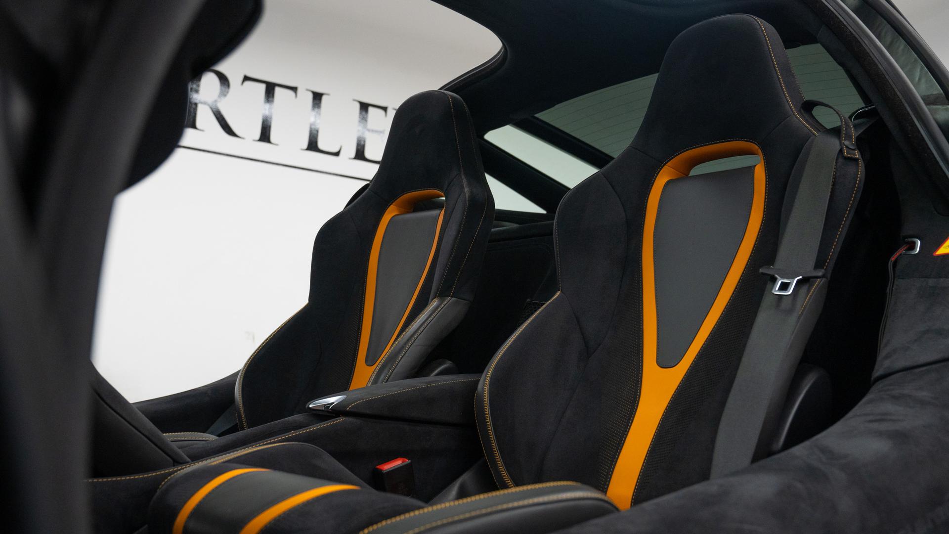 McLaren 720S Photo 0f288ec6-5646-44de-a358-81255bb06405.jpg