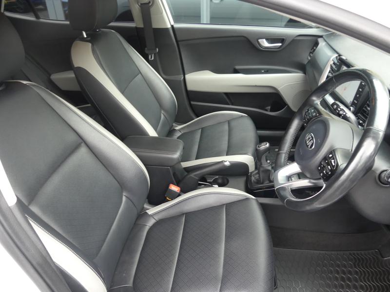 Kia Stonic Photo 0f2d3b5d-db67-4b49-bb71-67d925f182ce.jpg