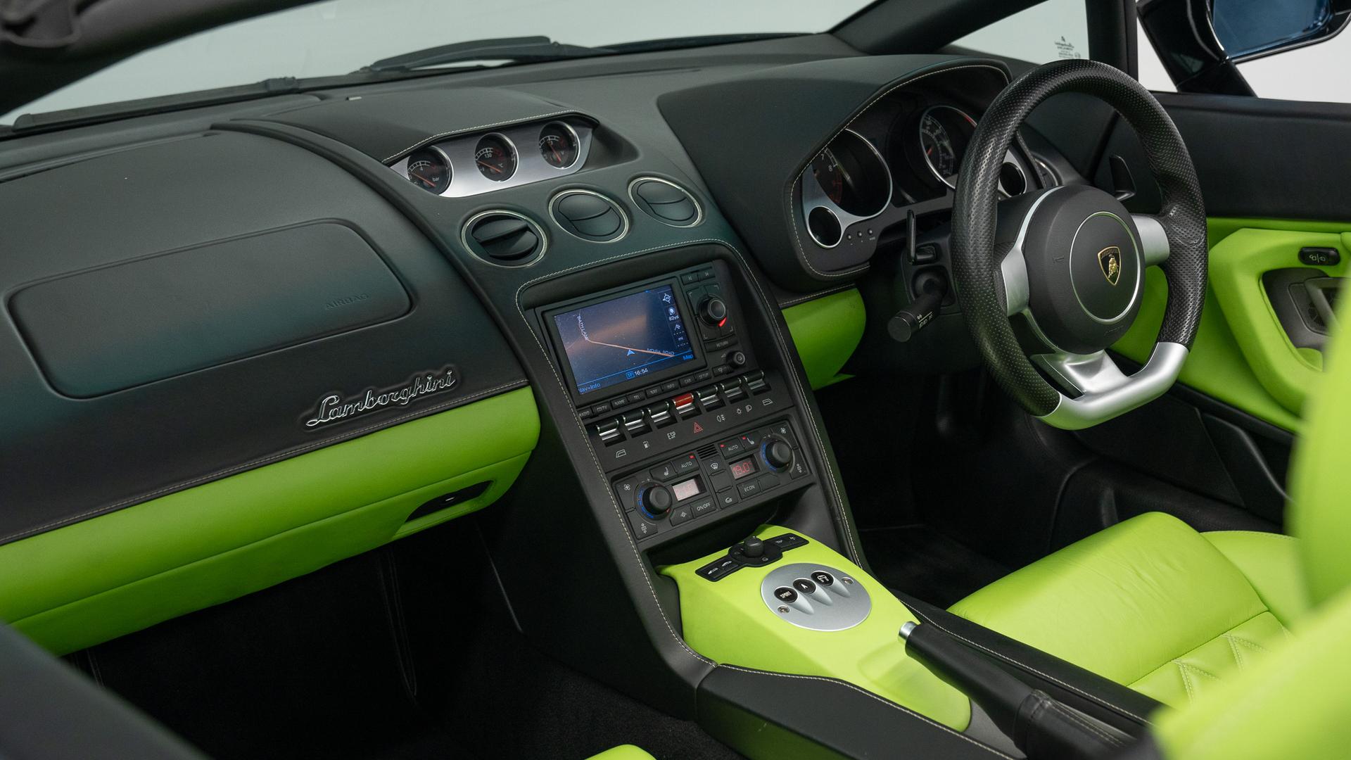 LAMBORGHINI Gallardo Photo 0f348593-45a8-4105-b185-43cde8e62d69.jpg