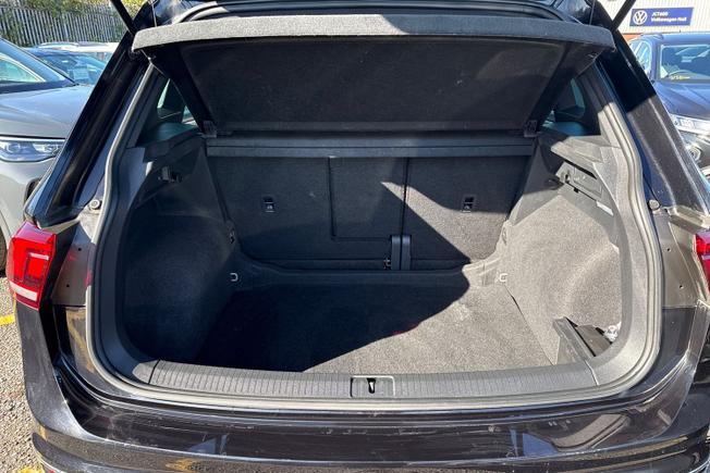 VOLKSWAGEN Tiguan Photo 9