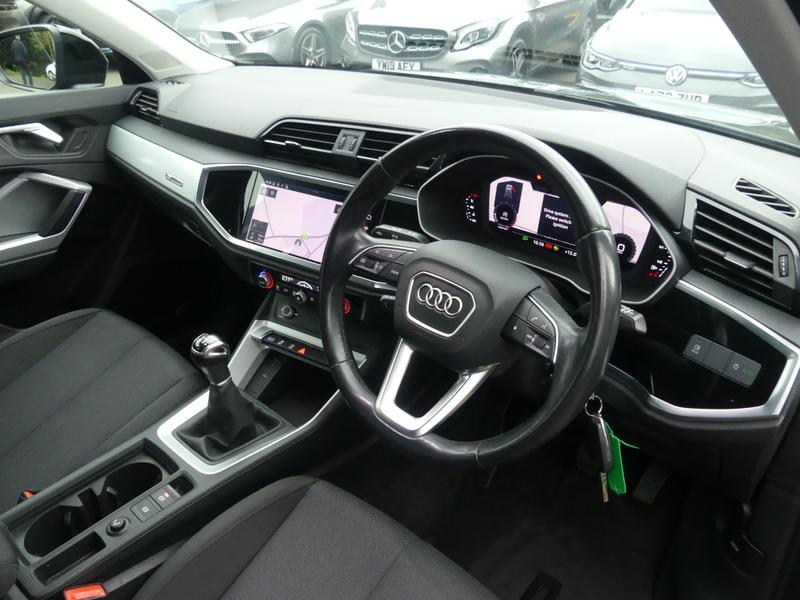 Audi Q3 Photo 0f4b946d-0bb9-473b-a47a-c0d78596945e.jpg