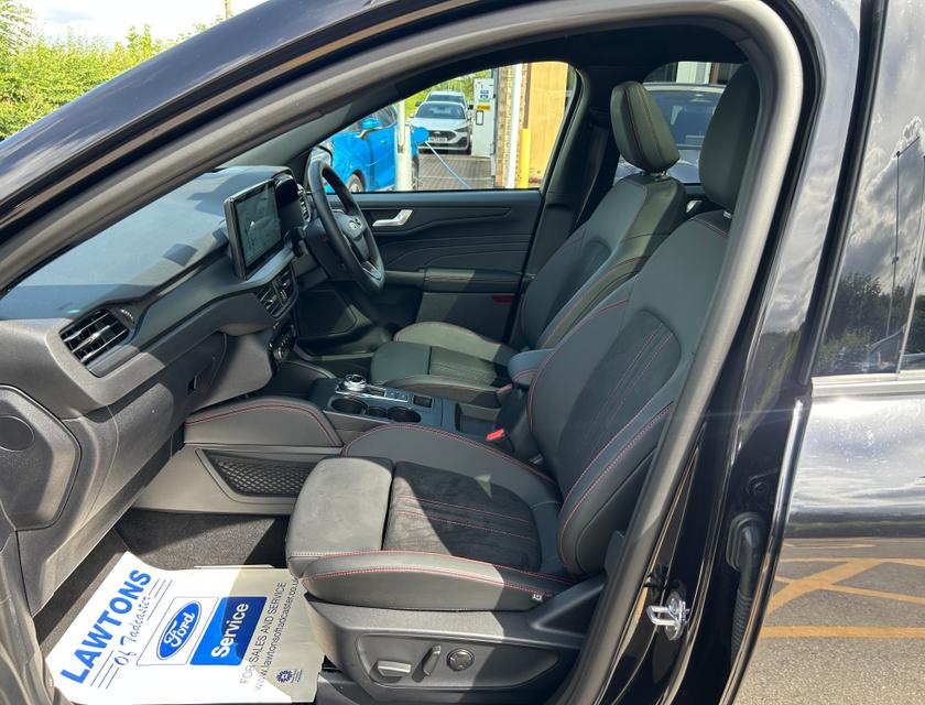 Ford Kuga Photo 0f4e7098-f2a4-497e-b241-bedd93b6413e.jpg