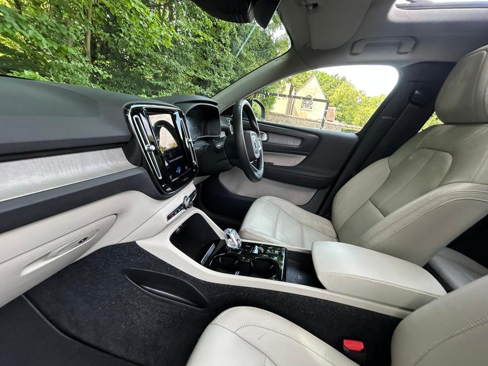 Used Volvo XC40 HG70AAO 32