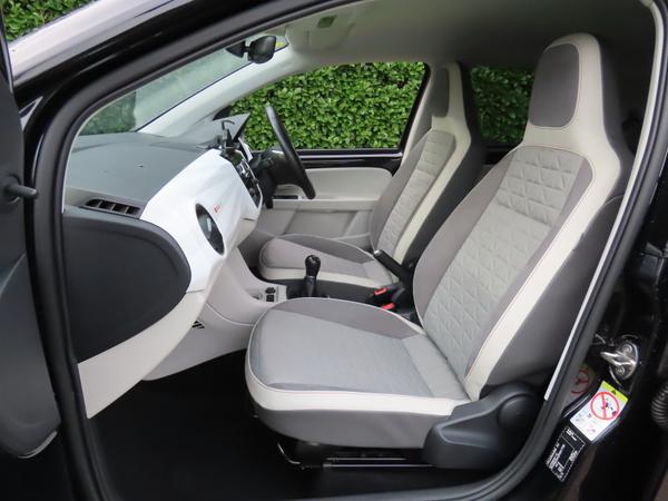 Used Volkswagen up! LP23OKR 15
