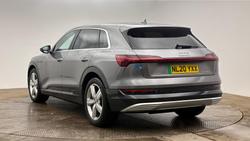 AUDI e-tron Photo 3