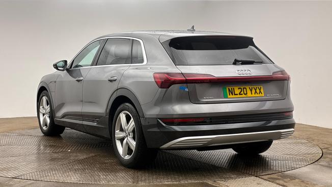 AUDI e-tron Photo 3