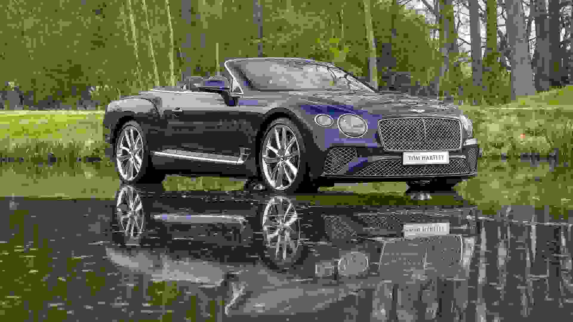 Bentley CONTINENTAL GTC Photo 0f99d5a3-9e95-4d2e-a80a-e2c55f60e127.jpg