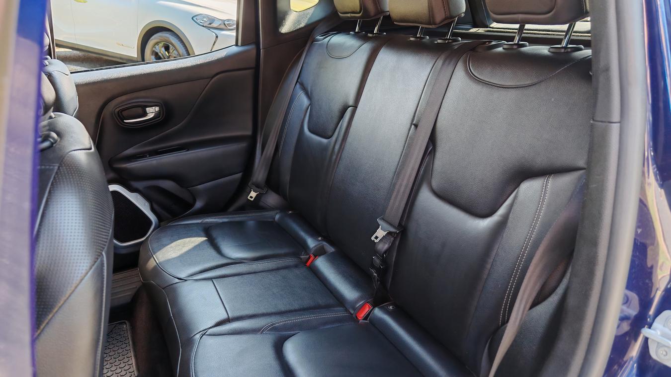 Used Jeep Renegade OU66RZE 17