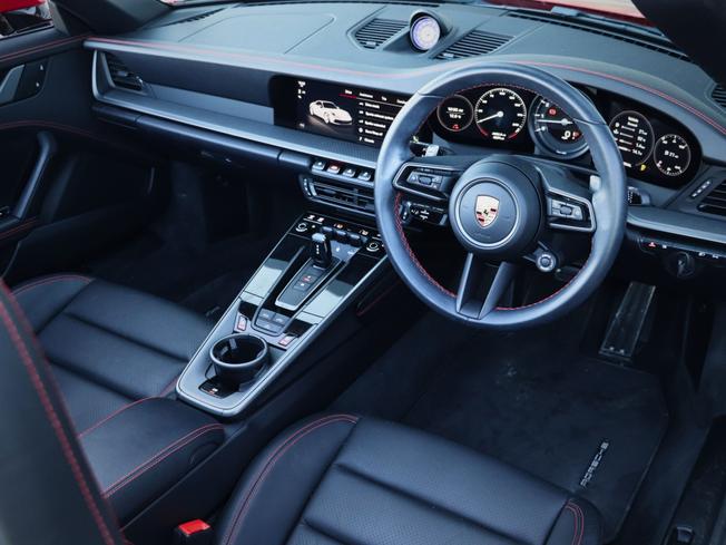 PORSCHE 911 Photo 19
