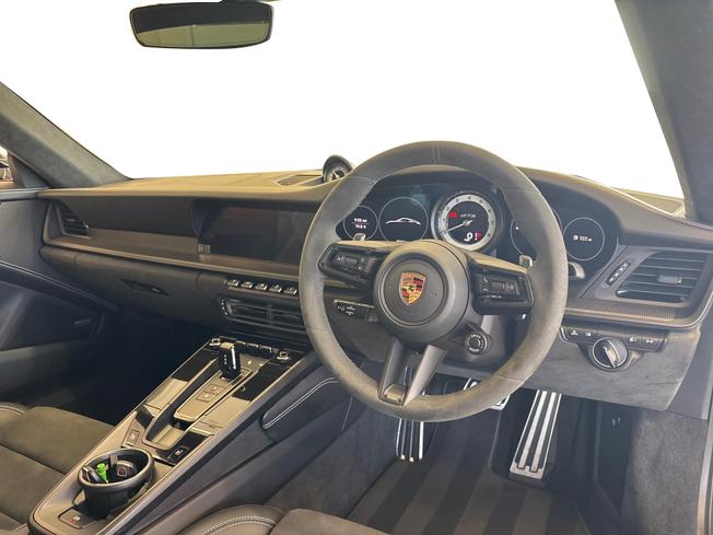PORSCHE 911 Photo 10