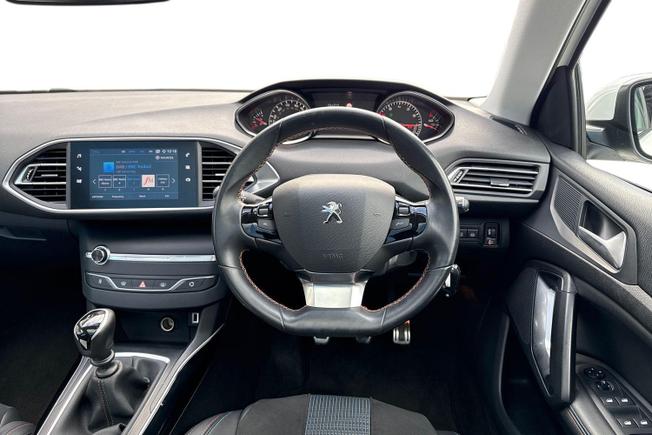 PEUGEOT 308 Photo 11