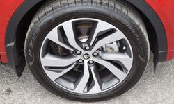 Jaguar E-PACE Photo 32