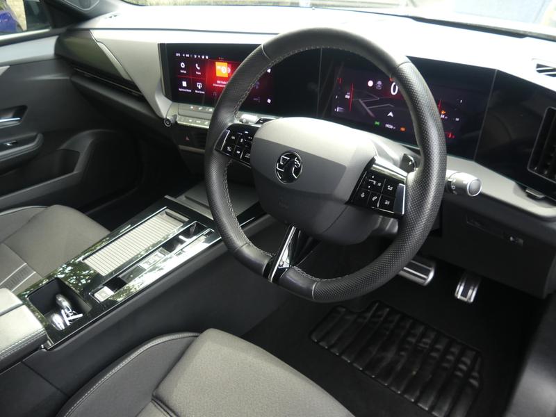 Vauxhall Astra Photo 0fd9e3e2-5a18-4171-814c-6599c27880c3.jpg