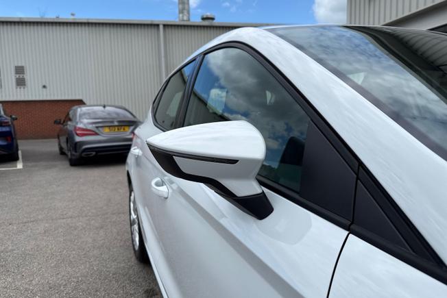 SEAT Ibiza Photo 20