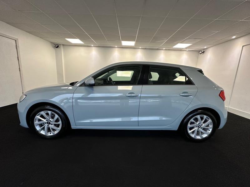 Audi A1 Photo 0fea900d-541d-498f-8ad1-89308c1254d6.jpg