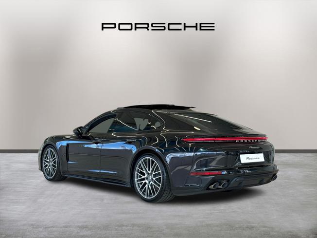 PORSCHE Panamera Photo 5