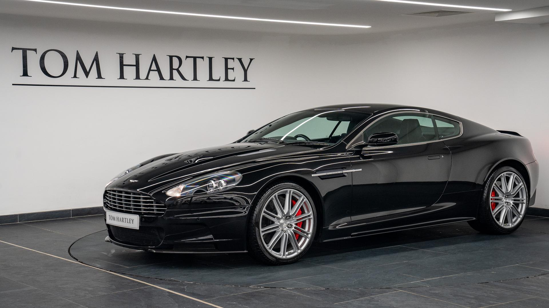 Aston Martin DBS Photo 100fd441-0203-4b7b-a2f8-b9de3948ac27.jpg
