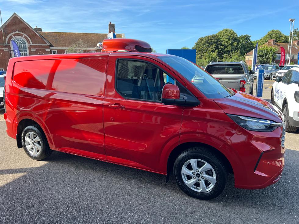 Ford Transit Custom Photo 1018891d-66fe-4066-9914-37138f4ff6fc.jpeg