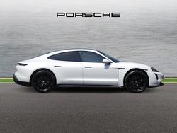 PORSCHE Taycan Photo 3