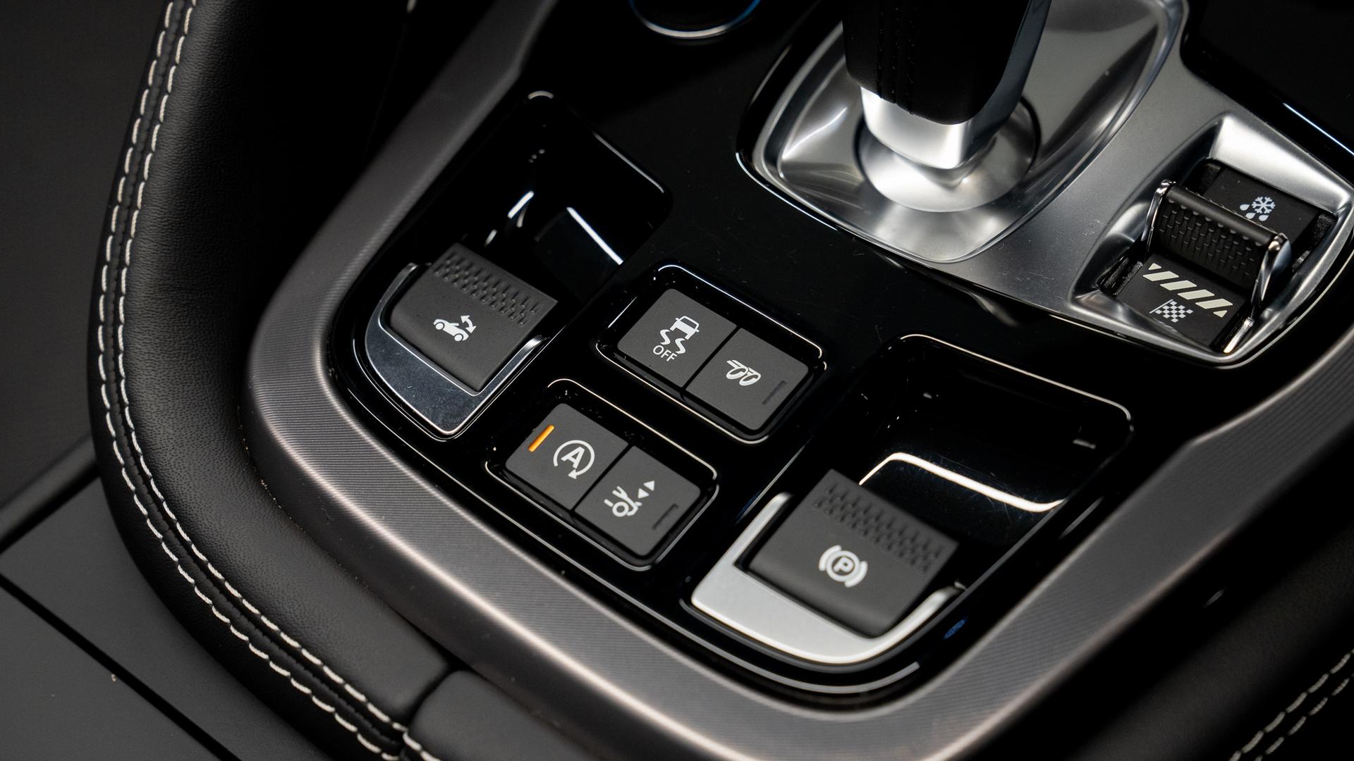 Jaguar F-Type Photo 1036a191-71b8-4d68-ac8e-abacb0bf647f.jpg
