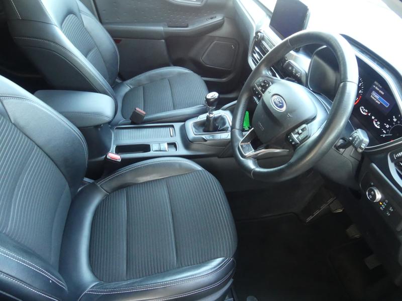 Ford Kuga Photo 1039e9e1-4cc9-4efc-9054-08822b8b6032.jpg