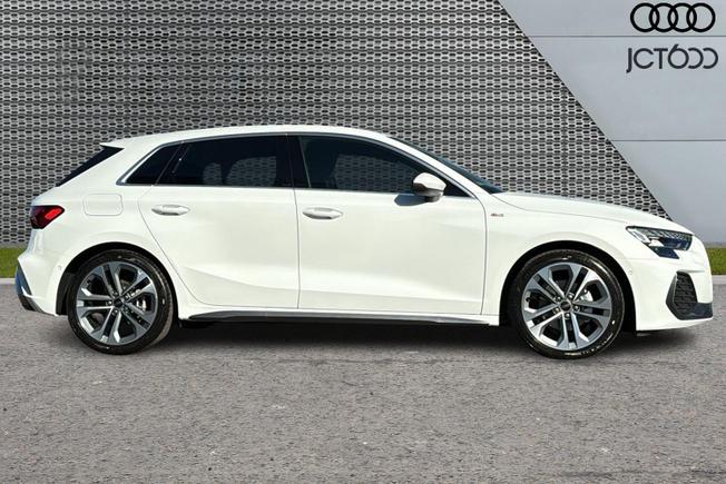 AUDI  Audi A3 Sportback Photo 4
