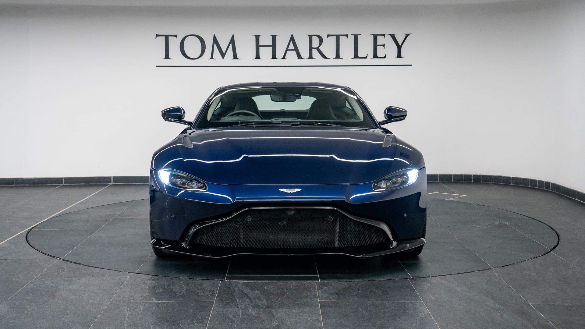 Aston Martin Vantage Photo 1059536d-8a4e-4406-9d86-3617e7890f05.jpg