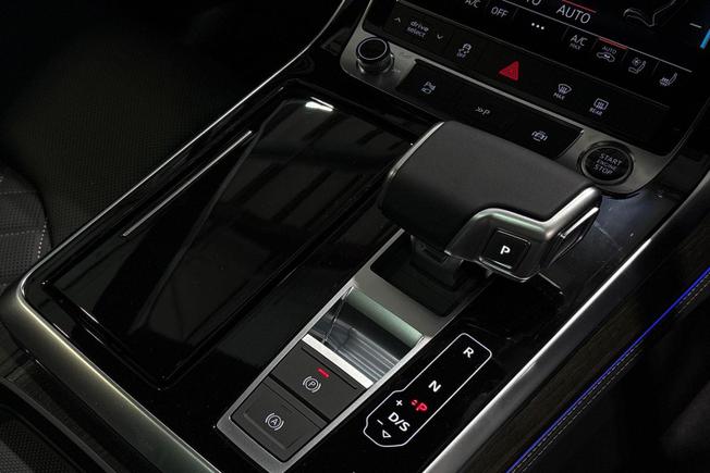 AUDI  Q7 Photo 25
