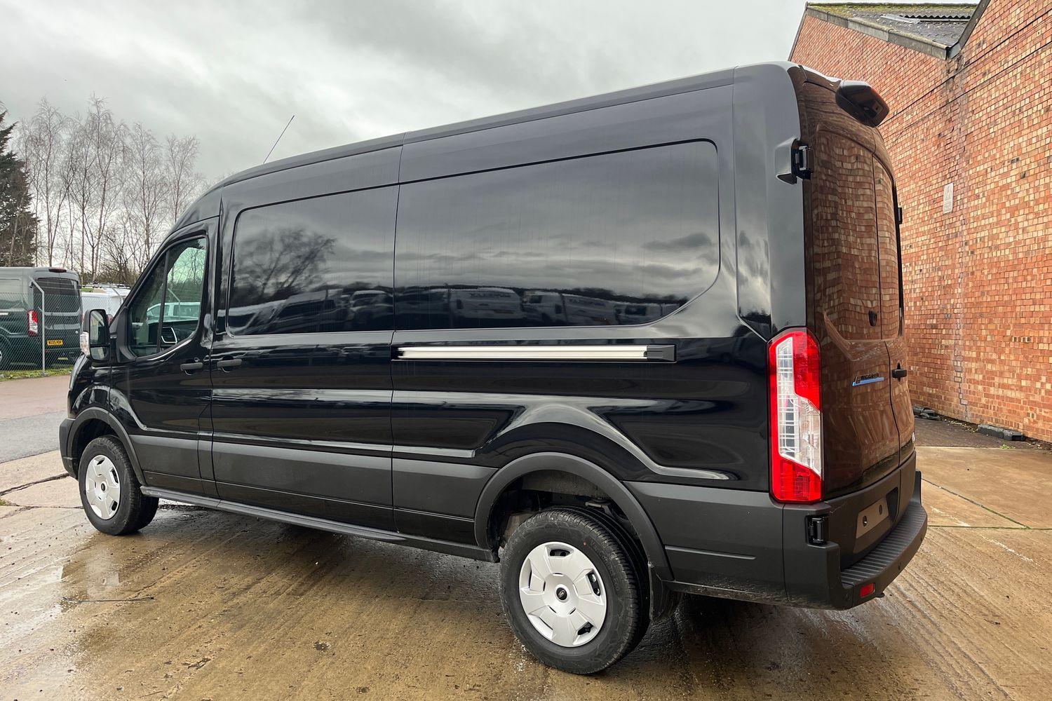 Ford E-TRANSIT Photo 23