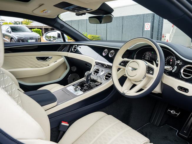 BENTLEY Continental GT  Photo 11