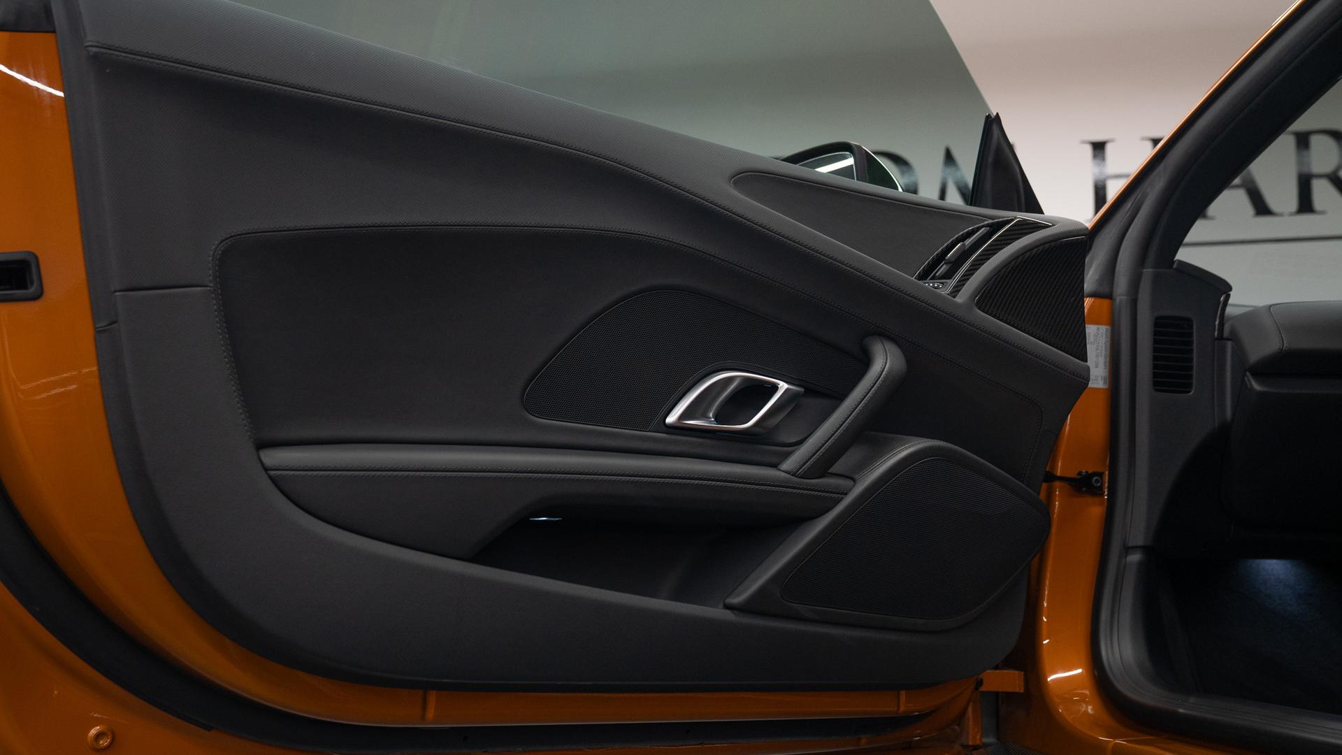 Audi R8 Photo 1077dcc8-edae-40c8-b314-84e49b707a40.jpg