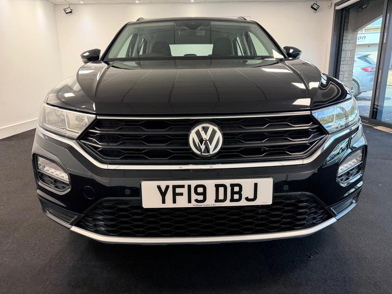 Volkswagen T-Roc Photo 1078920d-5e89-43b6-92f0-f91623825268.jpg
