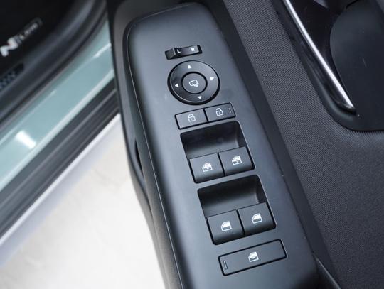 Hyundai KONA Photo 107f55a4-9c3c-41d2-80b8-7f4ddb52e8b8.jpg