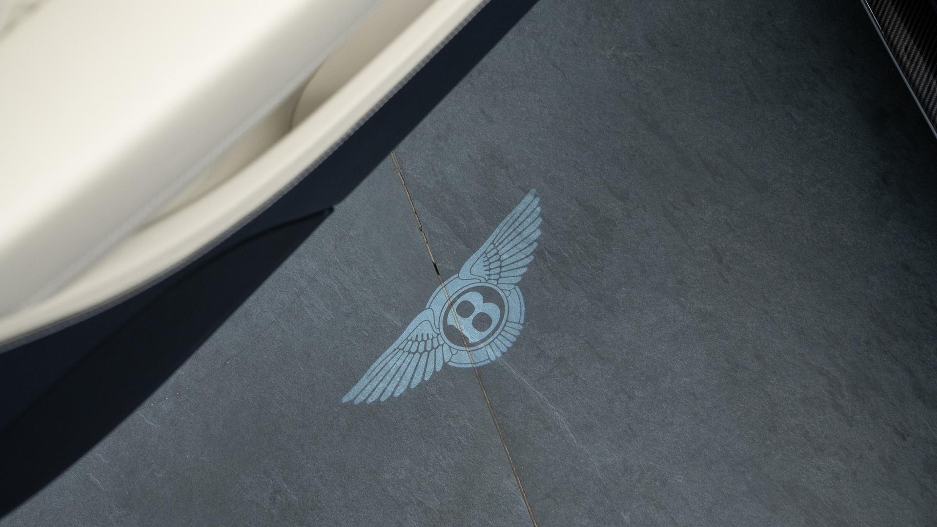 Bentley Continental Photo 108d2b98-e42c-485e-b1a8-8c3f13e28f03.jpg
