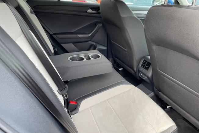 VOLKSWAGEN T-Roc Photo 23