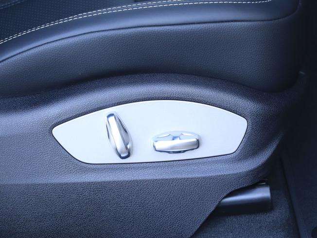 PORSCHE Macan Photo 33