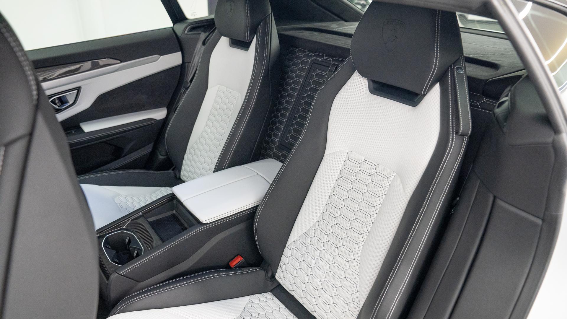 Lamborghini Urus Photo 10a587de-887e-418e-a604-660ccc456619.jpg